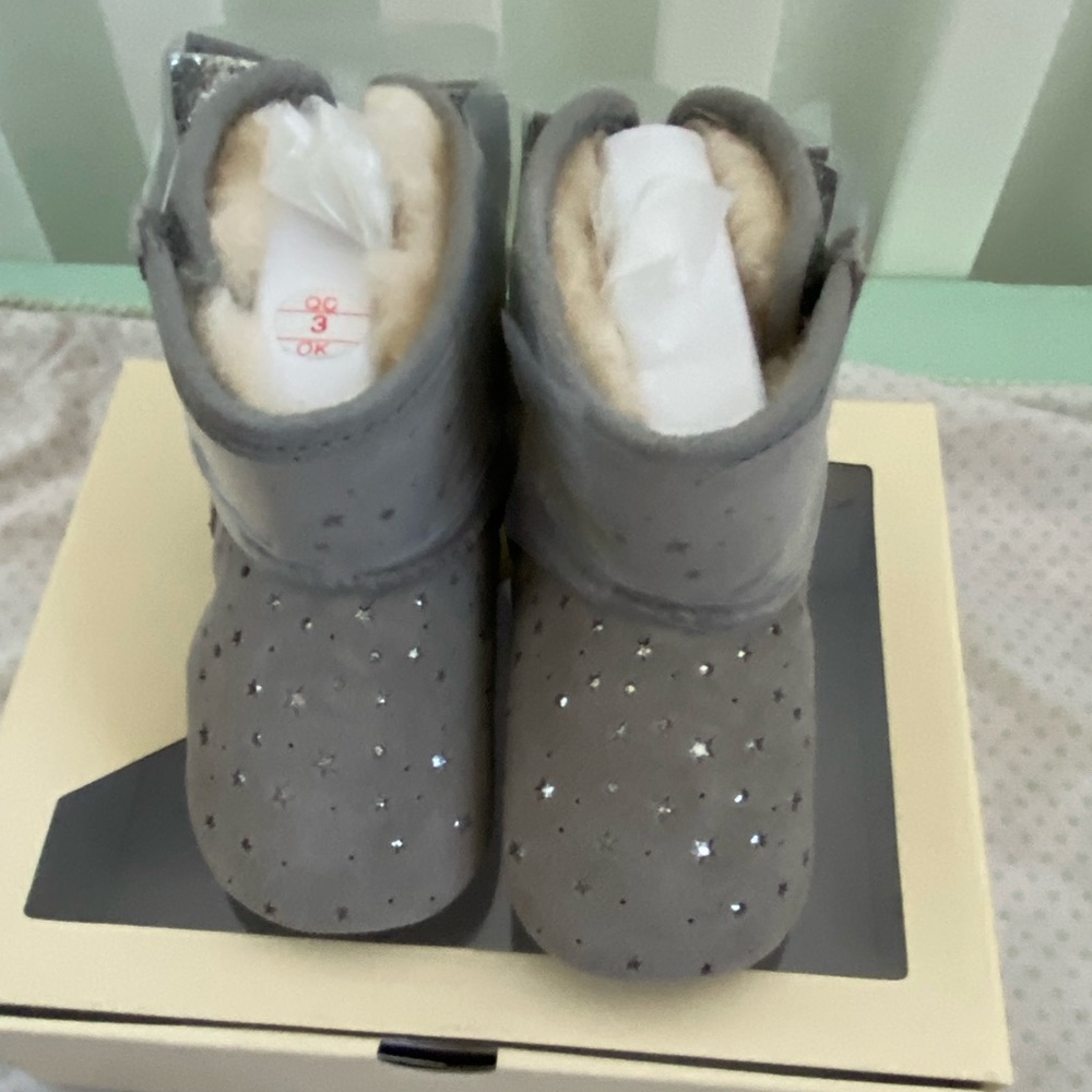 Infant Gray with stars UGG Boot